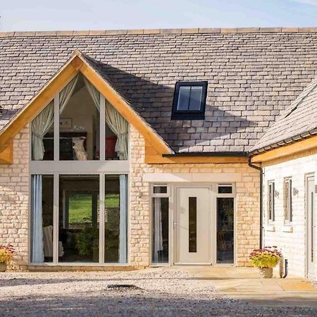 Flynn'S Barn Villa Aylworth Ngoại thất bức ảnh